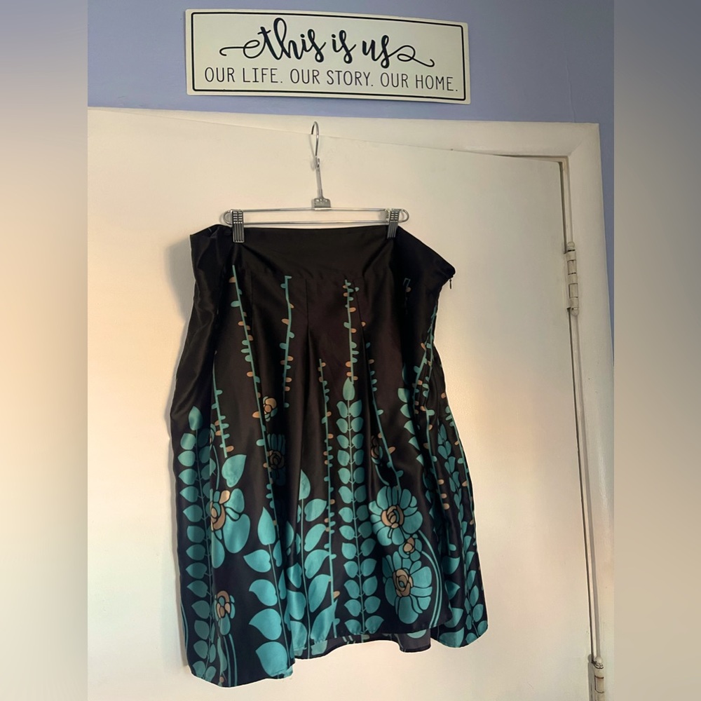 Satin dressy skirt.